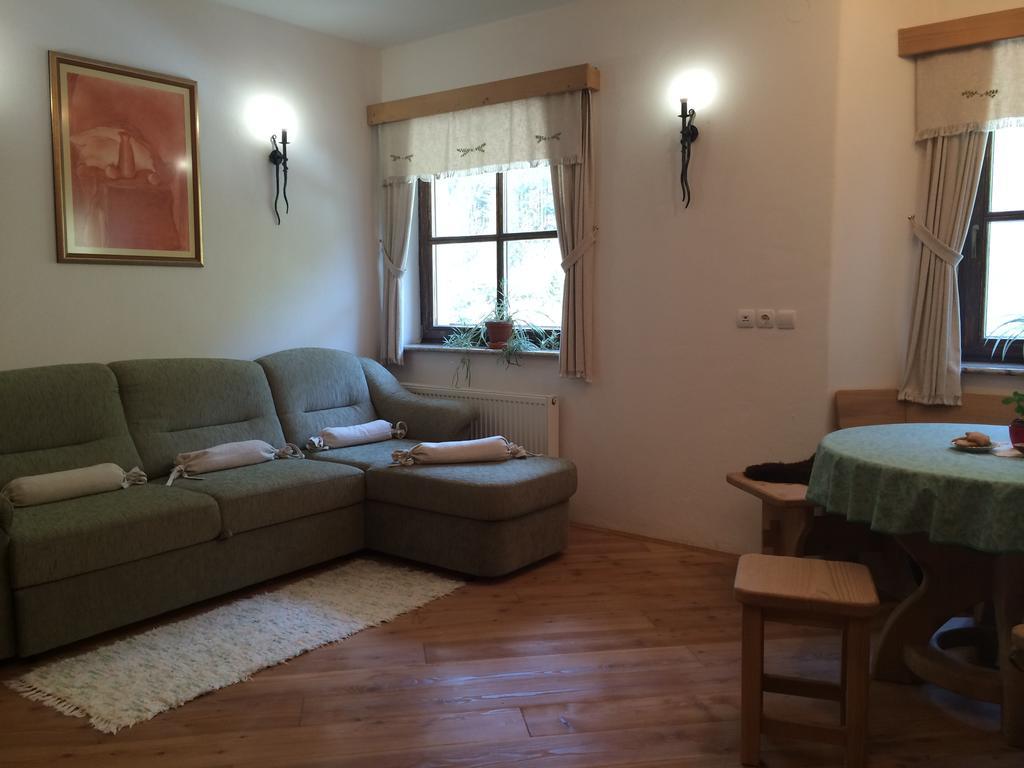 Apartments Pod Macesnovo Streho Solčava Habitación foto