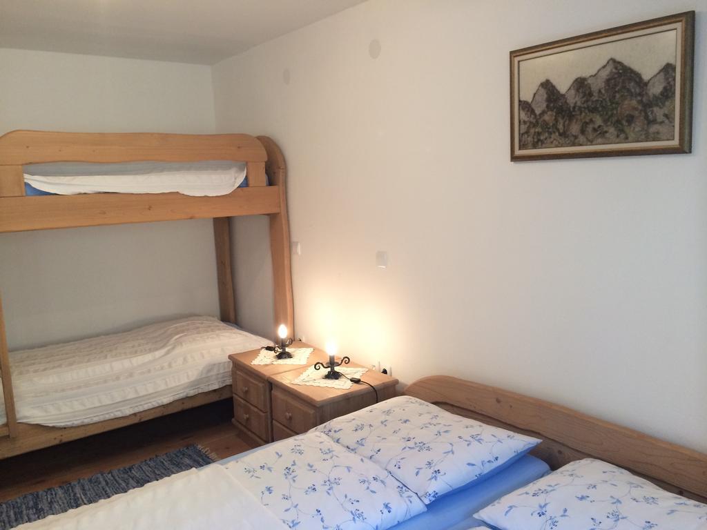 Apartments Pod Macesnovo Streho Solčava Habitación foto